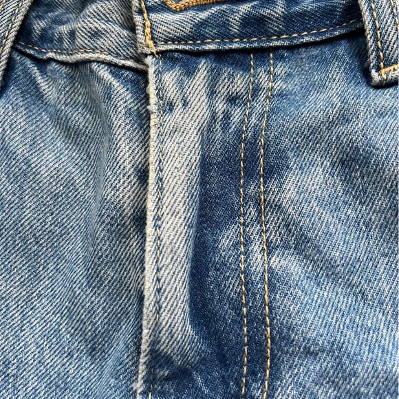 Levi’s size 26 mom jeans - Picture 4 of 8